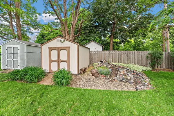 1265 Belmont LN W, Roseville, MN 55113