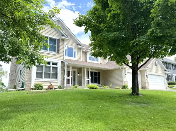 8658 Upland LN N, Maple Grove, MN 55311