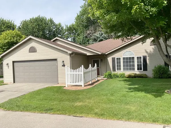 1700 Carriage Homes DR SW #B, Austin, MN 55912