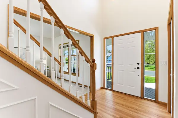1720 Brant CIR, Eagan, MN 55122
