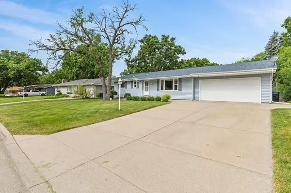 7360 Tempo TER NE, Fridley, MN 55432