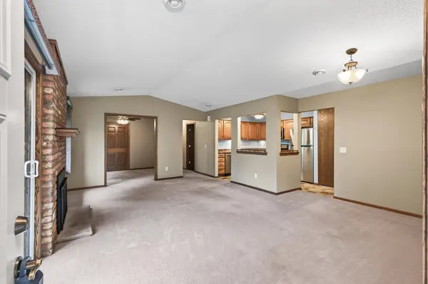 9609 Lonsdale CIR, Minnetonka, MN 55305