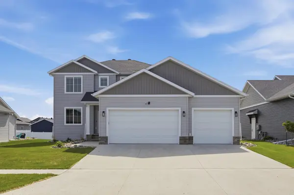 8850 Meadowlark Pkwy, Horace, ND 58047