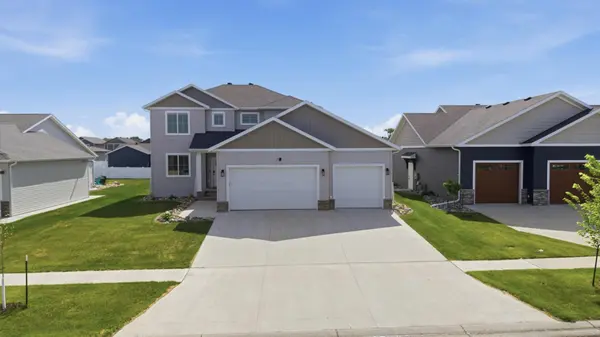 8850 Meadowlark Pkwy, Horace, ND 58047