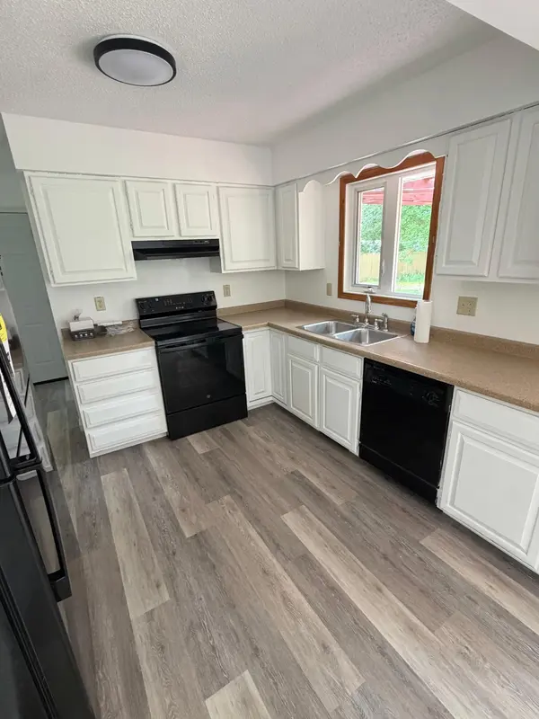 106 Circle DR, Thief River Falls, MN 56701