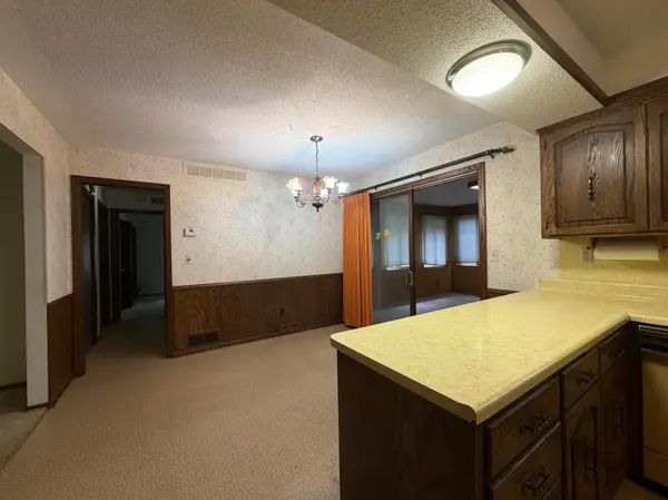 110 Craig LN, Monticello, MN 55362
