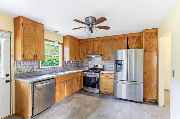 687 Dover ST NE, Fridley, MN 55432