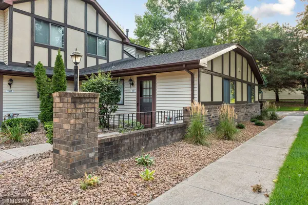 1101 W Royal Oaks DR, Shoreview, MN 55126