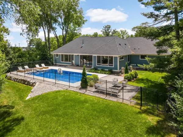 141 Mendota RD W, West Saint Paul, MN 55118