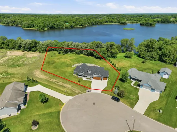 620 Loretta CIR, Spicer, MN 56288
