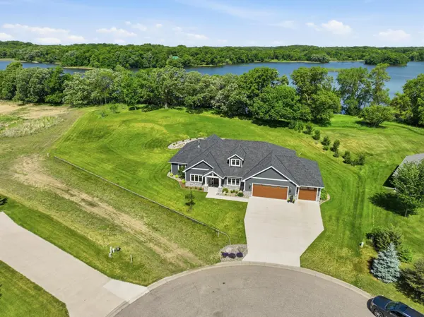 620 Loretta CIR, Spicer, MN 56288