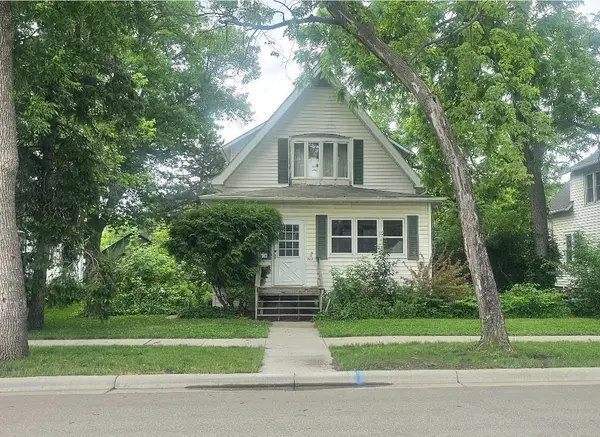 205 E 6th ST, Morris, MN 56267