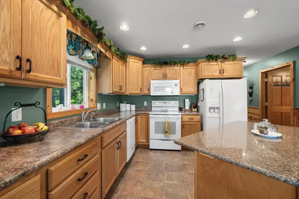 25014 Summit RD, Hillman, MN 56338