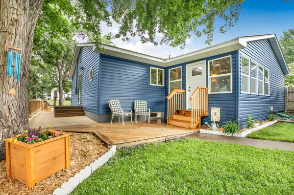 410 57th PL NE, Fridley, MN 55432