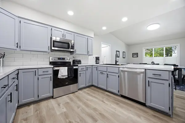 2504 18th ST S, Moorhead, MN 56560