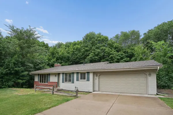 903 Circle DR, Buffalo, MN 55313