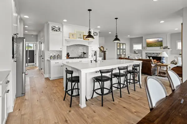 2508 Mcleod DR E, West Fargo, ND 58078