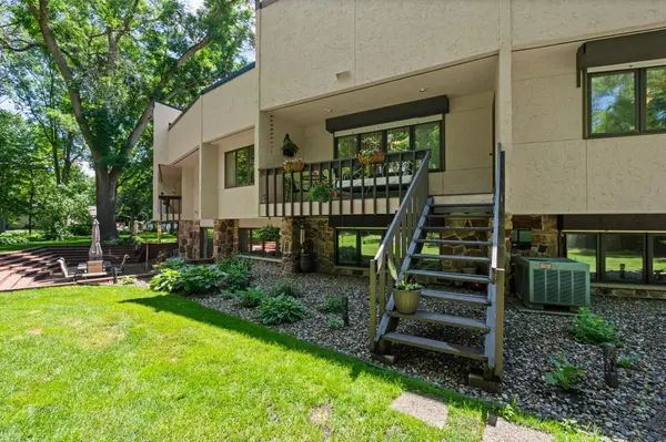 260 Hi Mae CIR, Lester Prairie, MN 55354