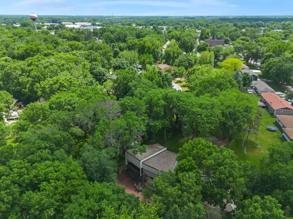 260 Hi Mae CIR, Lester Prairie, MN 55354