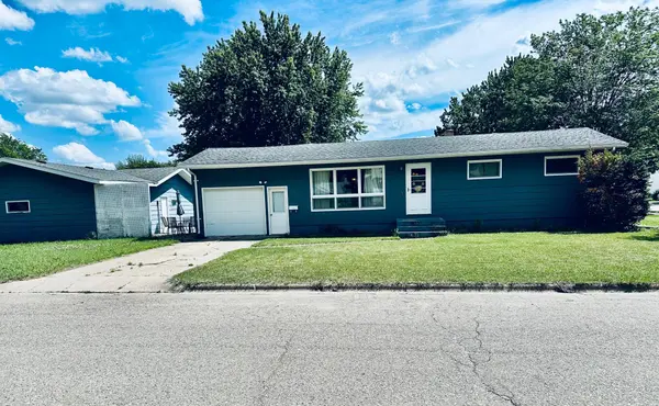 100 Deschepper ST, Marshall, MN 56258