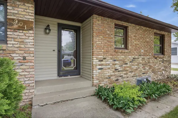 901 2nd ST E, West Fargo, ND 58078