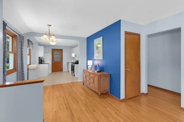8336 Ewing RD, Bloomington, MN 55431