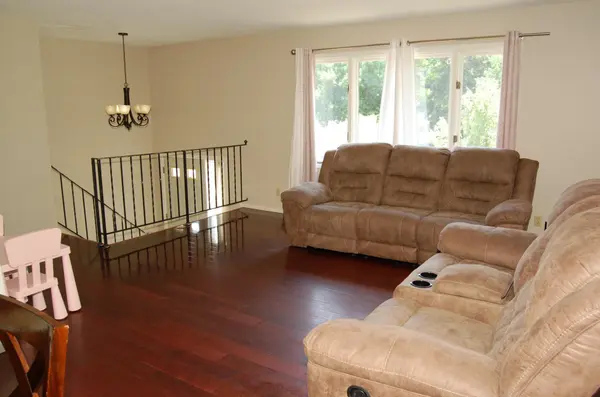 1693 Covington LN, Eagan, MN 55122