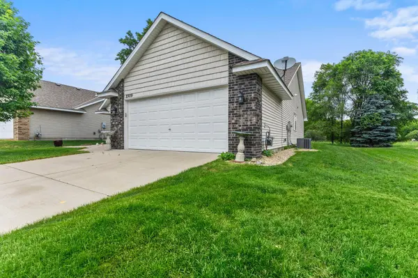 2909 126th AVE NW, Coon Rapids, MN 55448