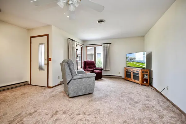 1328B Mcnally DR, Winona, MN 55987