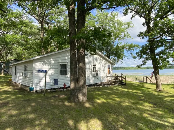 24041 Clover LN, Nevis, MN 56467