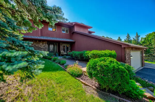 322 N Cudd AVE, River Falls, WI 54022