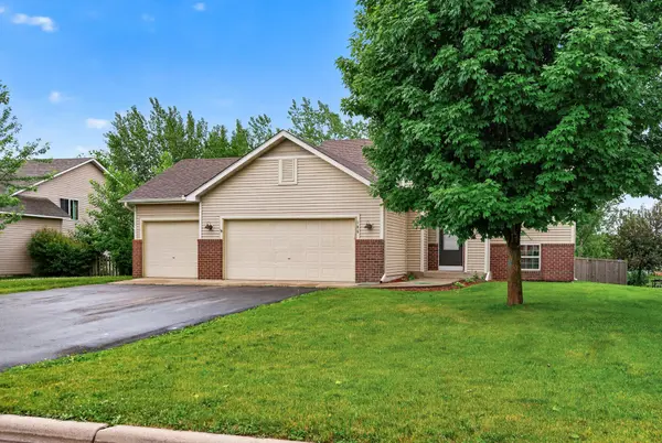 105 Dresden LN, Waverly, MN 55390