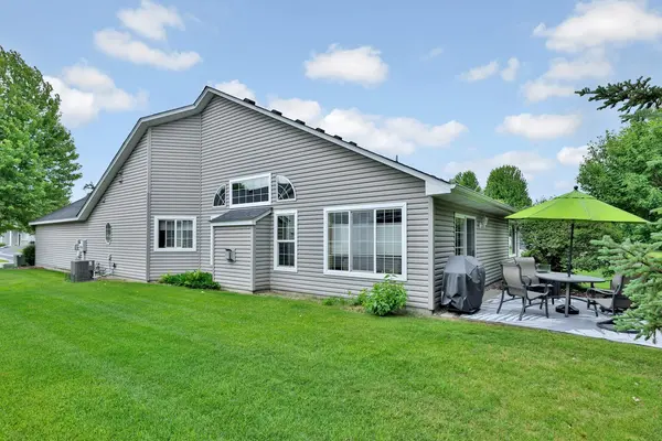 1851 Pioneer LN, Hugo, MN 55038