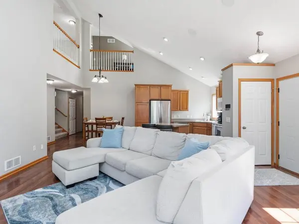 1557 Fox Hunt WAY, Victoria, MN 55386