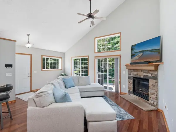 1557 Fox Hunt WAY, Victoria, MN 55386
