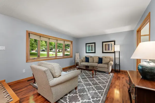 7896 Berkshire LN N, Maple Grove, MN 55311