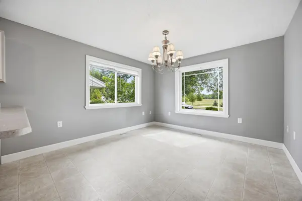 1026 OAK ST N, Fargo, ND 58102