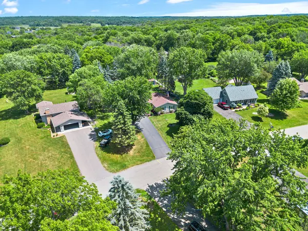 16221 Creekwood CIR, Prior Lake, MN 55372