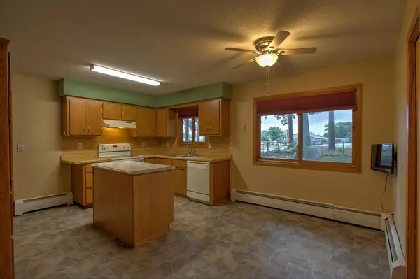2605 Main ST S, Cambridge, MN 55008