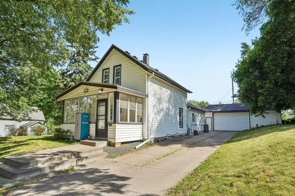 302 Wyoming ST E, Saint Paul, MN 55107