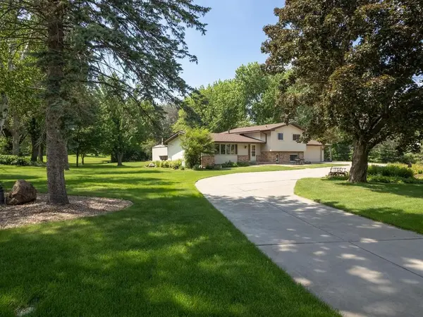 13741 Vinewood LN N, Dayton, MN 55327