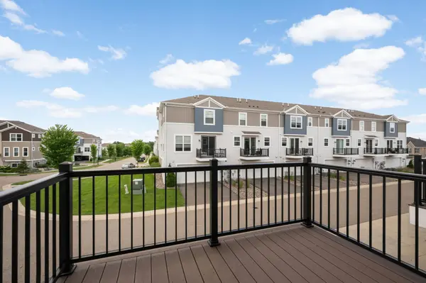 887 Roselyn DR, Victoria, MN 55386