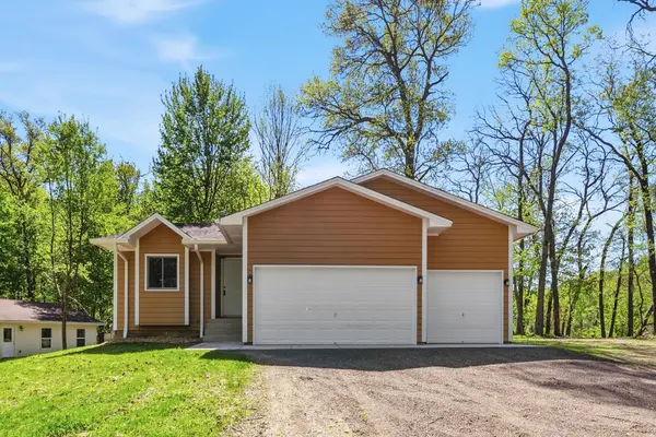 24301 E Typo DR NE,  Stacy,  MN 55079
