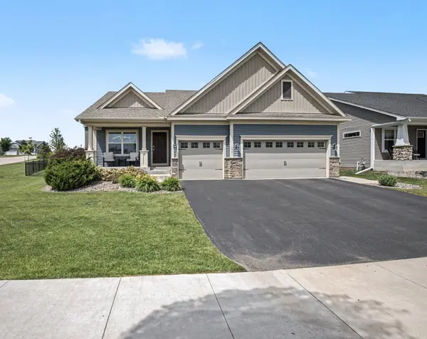 1321 Chestnut CIR,  Carver,  MN 55315