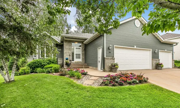 706 Erickson CT,  Sauk Rapids,  MN 56379