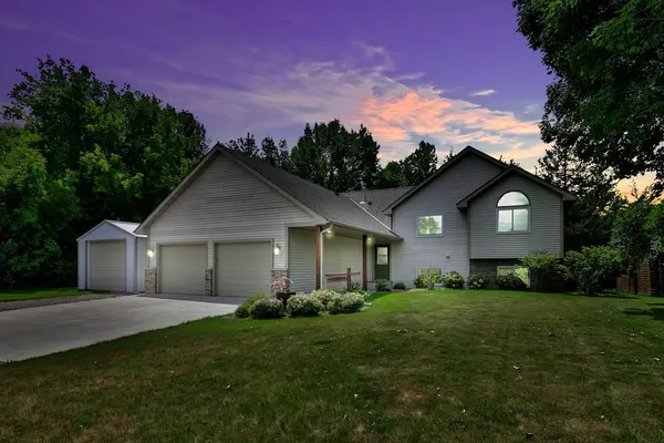 31066 Cedar Ridge DR, Lindstrom, MN 55045