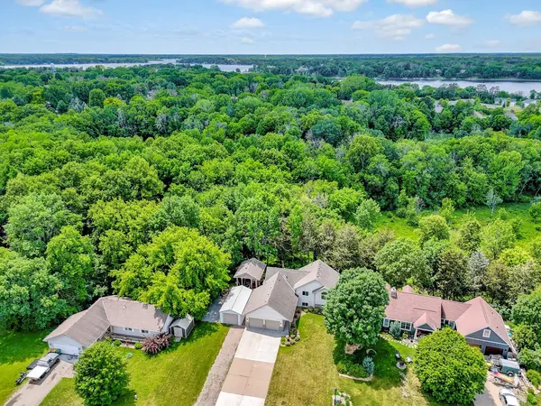 31066 Cedar Ridge DR, Lindstrom, MN 55045