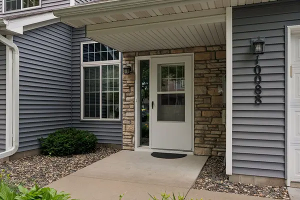 10088 Pleasure Creek CIR NE, Blaine, MN 55434