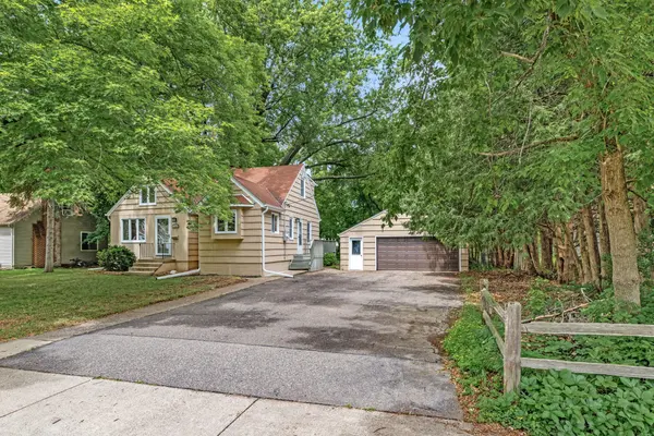 1993 9th ST, White Bear Lake, MN 55110