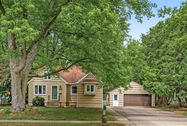 1993 9th ST, White Bear Lake, MN 55110